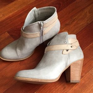 XOXO Karol Light Grey Booties sz 10